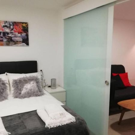 شقة M1 Cool Loft 1 Min Walk To Metro 15 Min Center By Metro إسبلوغيس ذي يوبريغات المظهر الخارجي الصورة