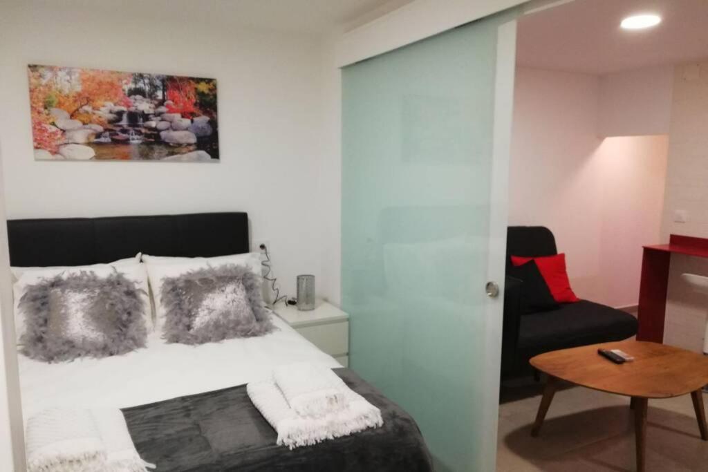 شقة M1 Cool Loft 1 Min Walk To Metro 15 Min Center By Metro إسبلوغيس ذي يوبريغات المظهر الخارجي الصورة