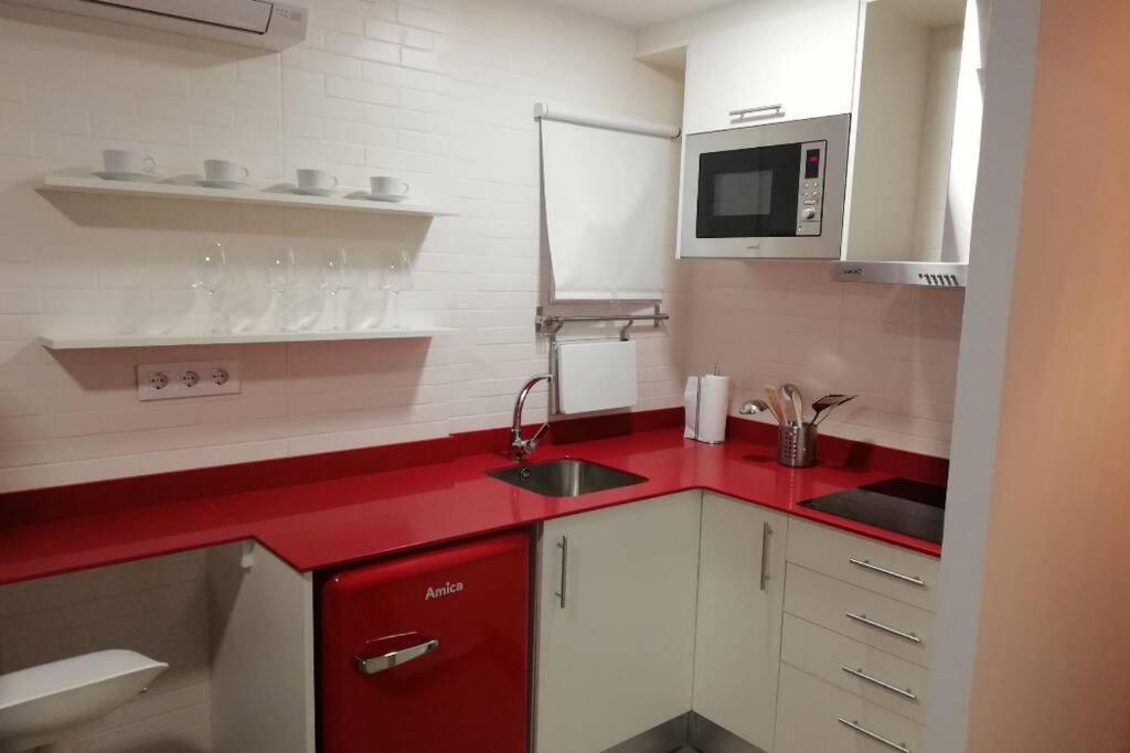 شقة M1 Cool Loft 1 Min Walk To Metro 15 Min Center By Metro إسبلوغيس ذي يوبريغات المظهر الخارجي الصورة