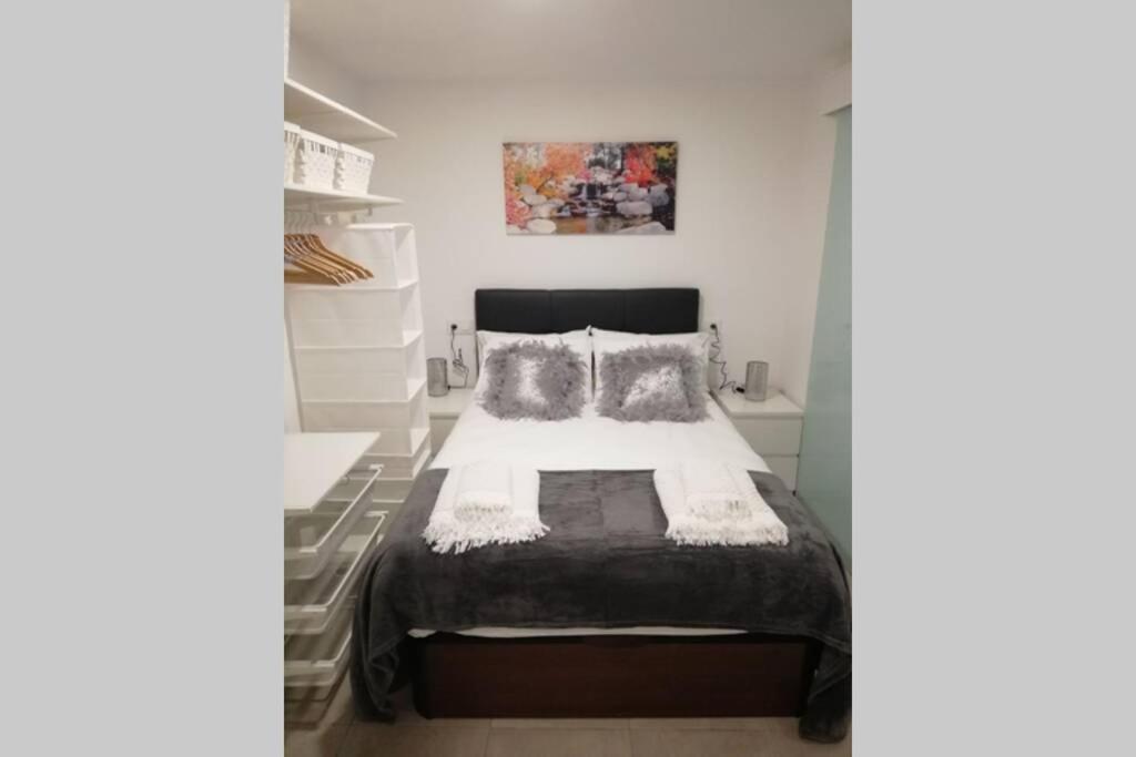 شقة M1 Cool Loft 1 Min Walk To Metro 15 Min Center By Metro إسبلوغيس ذي يوبريغات المظهر الخارجي الصورة