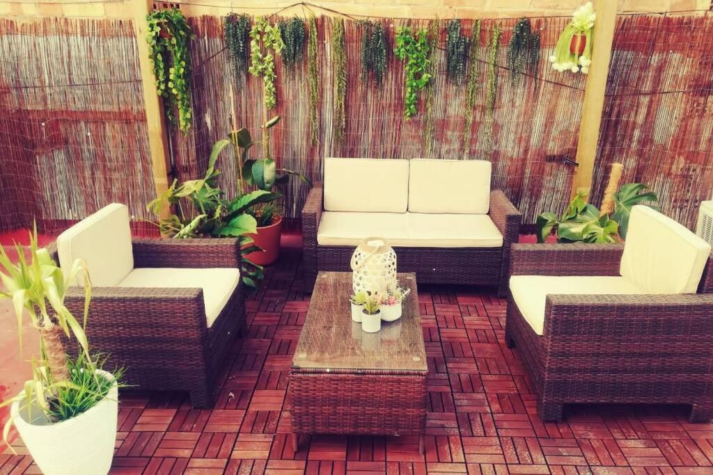 شقة M1 Cool Loft 1 Min Walk To Metro 15 Min Center By Metro إسبلوغيس ذي يوبريغات المظهر الخارجي الصورة